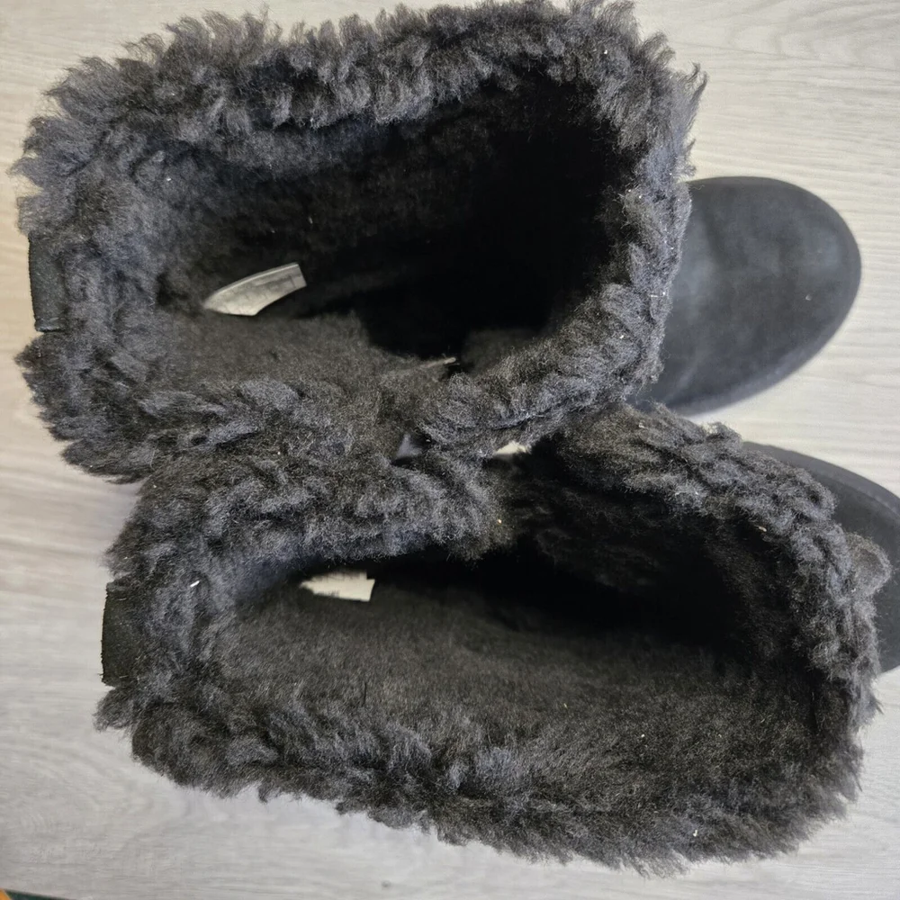 UGG Koolaburra Aribel Short Black Suede Women's Size 8 New in Box Faux Fur - Picture 9 of 11